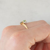 Toi et Moi vintage in oro giallo 18K con zaffiro (0.09ct ca.), smeraldo (0.06ct ca.) e diamanti, anni ‘70/‘80