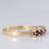 Anel vintage em ouro amarelo 9K com granadas (aproximadamente 0.50 ct), década de 70.