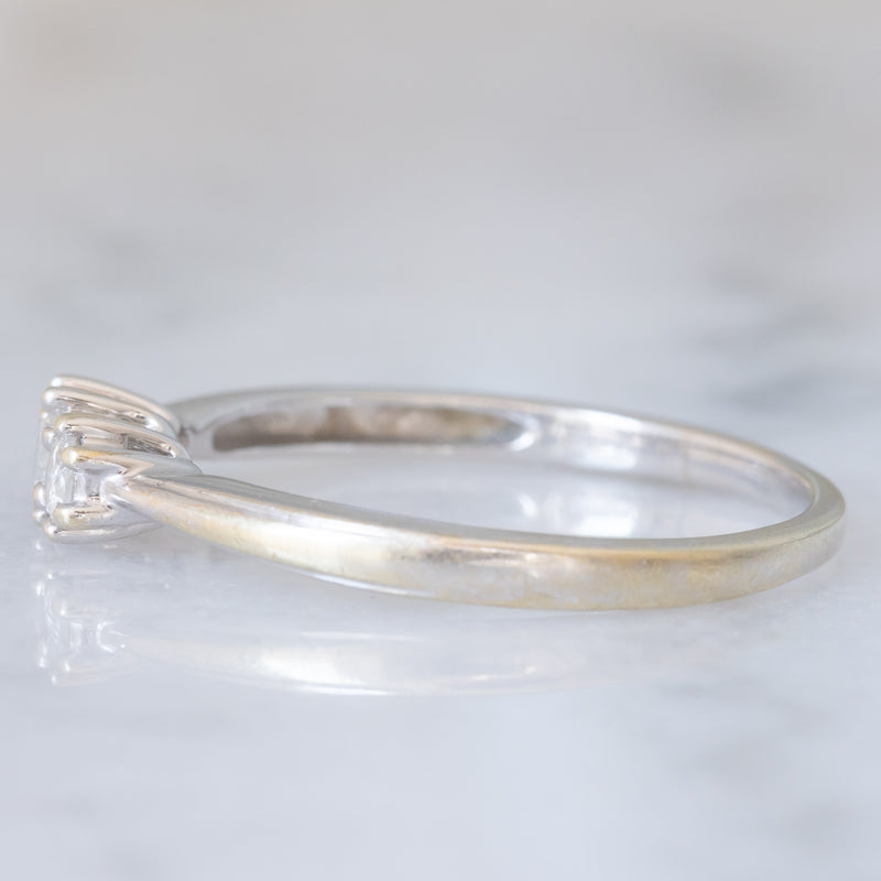 Trilogy vintage in oro bianco 9K con diamanti (0.25ctw ca.)