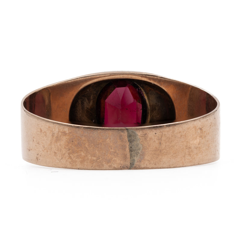 Anello vintage in oro rosa 8k inciso con granato