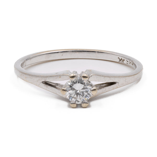Anello solitario in oro bianco 14k con diamante (0,23ctw), anni '70