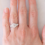 Anello a fiore in platino con diamanti fancy rosa (0.15ctw) e diamanti bianchi (0.86ctw), anni ‘90/anni ‘2000