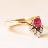 Ring aus 14-karätigem Gelb- und Weißgold mit synthetischem Rubin (ca. 0.90 ct) und Diamanten im Brillantschliff (ca. 0.50 ctw), 20er Jahre