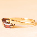 Anello contrarier vintage in oro giallo 9K con granati di taglio rettangolare (0.30ctw ca.), anno 1981