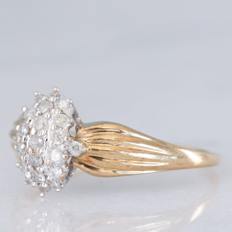 Anello vintage in oro giallo e bianco 9K con diamanti (0.20ctw ca.), anni ‘80