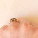 Anello a fiore vintage in oro giallo 9K con zaffiri (0.30ctw ca.), anni ‘80