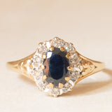 Vintage-Gänseblümchenring aus 9-karätigem Gelb- und Weißgold mit Saphir (ca. 0.90 ct) und Diamanten (ca. 0.10 ctw), 1990