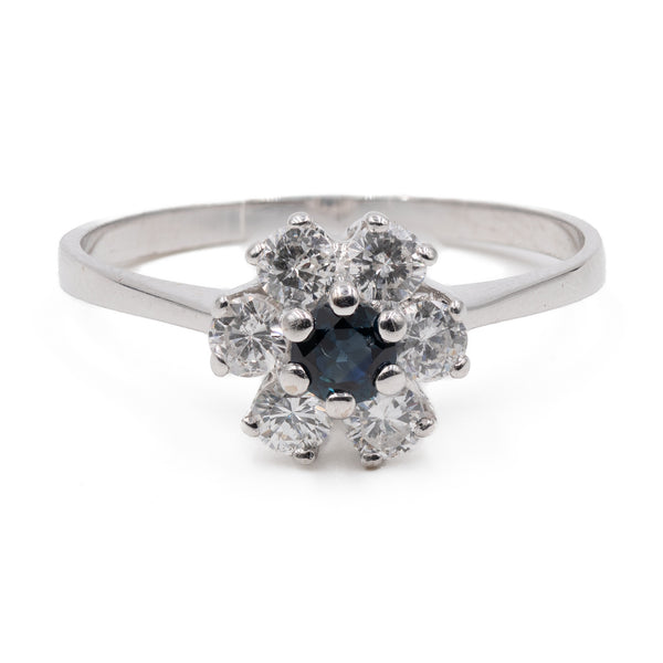 Anello vintage a margherita in oro bianco 14k con zaffiro e diamanti (0,40ctw), anni '70