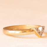 Anello a “V” vintage in oro giallo e bianco 9K con diamanti, anni ‘70
