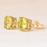 Vintage-Ohrringe aus 9-karätigem Gelbgold mit Lichtpunkten und grünen Peridoten (ca. 2 ctw)