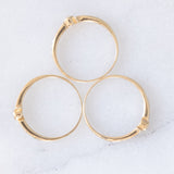 Tre anelli vintage in oro giallo 14K con rubini/smeraldi/zaffiri e diamanti, anni ‘70