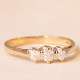 Vintage-Trilogie aus 9-karätigem Gelbgold mit Diamanten im Brillantschliff (ca. 0.25 ctw), ca. 70er/80er Jahre.