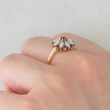 Anello a fiore vintage in oro giallo 8K con ametiste (0.30ctw ca.) e opali, anni ‘80