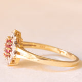 Anello a margherita vintage in oro giallo e bianco 14K con tormalina rosa (0.50ct ca.) e diamanti (0.08ctw ca.), anni ‘70