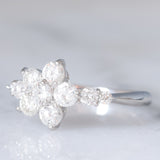 Anello a fiore vintage in platino con diamanti di taglio brillante (1ctw), anni ‘80