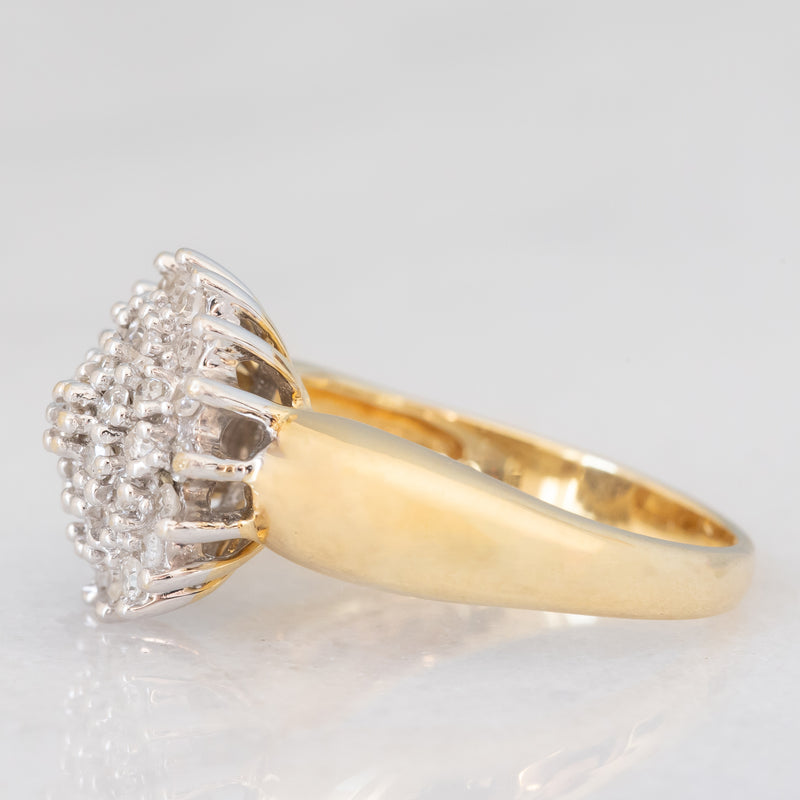 Anello vintage a fiore e a fascia con diamanti (0.52ctw ca.), anni ‘60/‘70