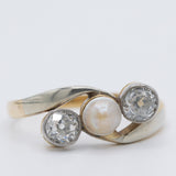 Trilogy antico in oro giallo 18K e argento con diamanti di taglio vecchia miniera (0.70ctw ca.) e perla bianca, primi del ‘900