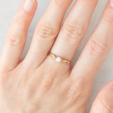 Vintage-Solitär aus 9 Karat Gelbgold mit Diamant im Brillantschliff (ca. 0.15 ct), 1990