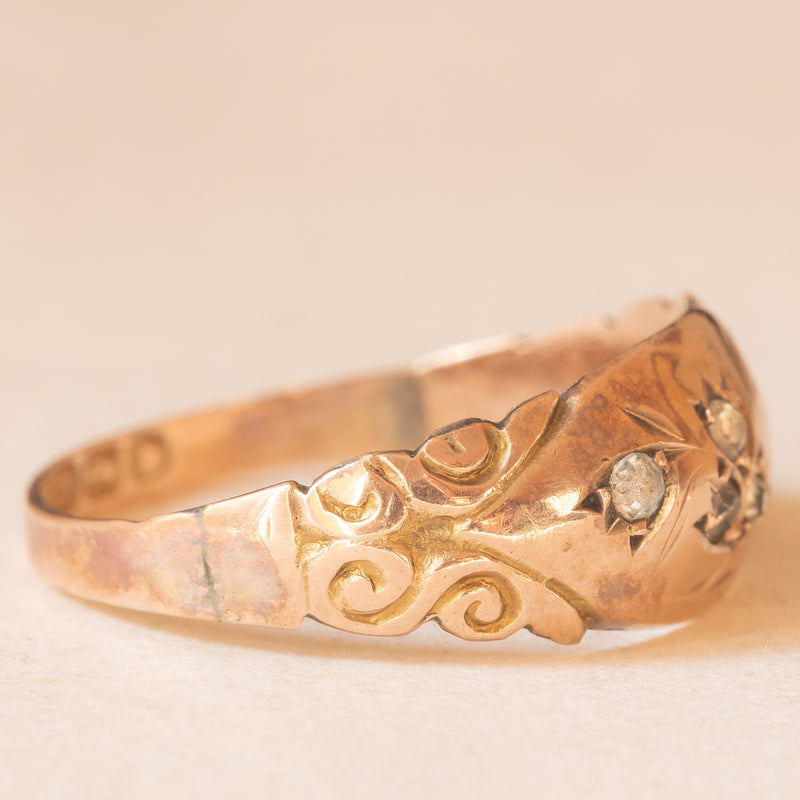 Anello antico in oro rosa 9K con paste di vetro bianche, anno 1901