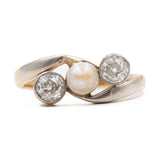Anello antico trilogy in oro giallo 18k con perla e diamanti (0,70ctw), primi del '900