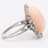 Vintage-Gänseblümchenring aus 18 Karat Weißgold mit Cabochon-Koralle (22 Karat) und Diamanten (1.50 Karat), 60er/70er Jahre