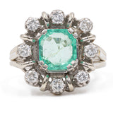 Vintage-Ring aus 18 Karat Weißgold mit Smaragd (1,4 ct) und Diamanten (0,40 ctw), 60er Jahre