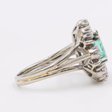 Vintage-Ring aus 18 Karat Weißgold mit Smaragd (1,4 ct) und Diamanten (0,40 ctw), 60er Jahre