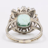 Vintage-Ring aus 18 Karat Weißgold mit Smaragd (1,4 ct) und Diamanten (0,40 ctw), 60er Jahre