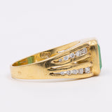 Vintage Ring aus 18 Karat Gelbgold mit Smaragd (2 Karat) und Diamanten (0.30 Karat), 70er Jahre