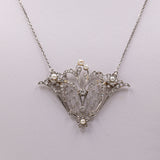 Jugendstil-Halskette aus 18 Karat Weißgold mit Diamanten im Altschliff, Rosetten und Perlen, 20er Jahre