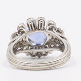 Винтажное кольцо с ромашкой из белого золота 18 карат с сапфиром (около 2.30 карата) и бриллиантами (около 0.80 карата), 60-е годы