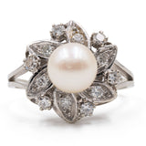 Bague vintage en or blanc 18 carats avec perles et diamants (0.27 ct), années 60