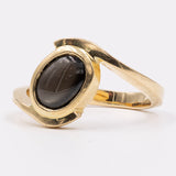 Anello vintage in oro giallo 18k con zaffiro nero stellato, anni '70