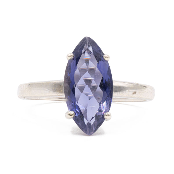 Anello vintage in oro bianco 9K con iolite di taglio marquise (1.10ct ca.), anni ‘80 ca.