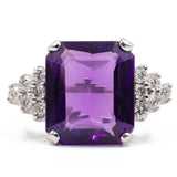Bague vintage en or blanc 18 carats avec améthyste (environ 7 ct) et diamants taille brillant (environ 0.50 ct), années 70