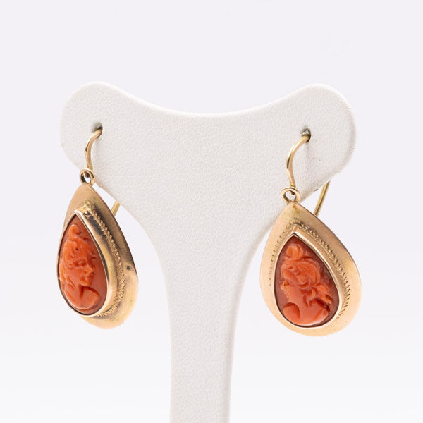 Orecchini vintage in oro giallo 14k con cammei di corallo