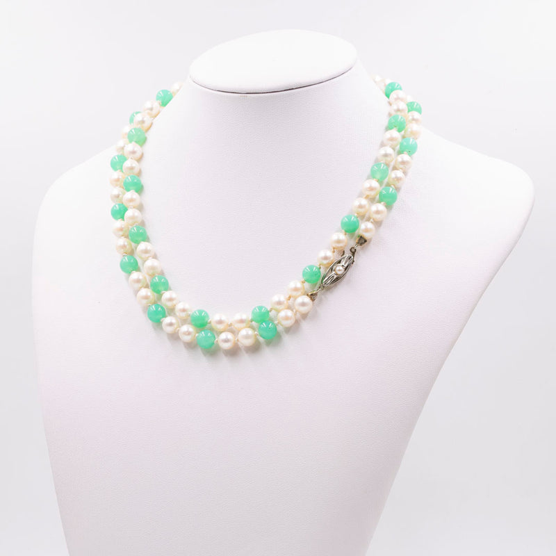 Collana vintage con perle e sfere di crisoprasio con susta in oro giallo 8k