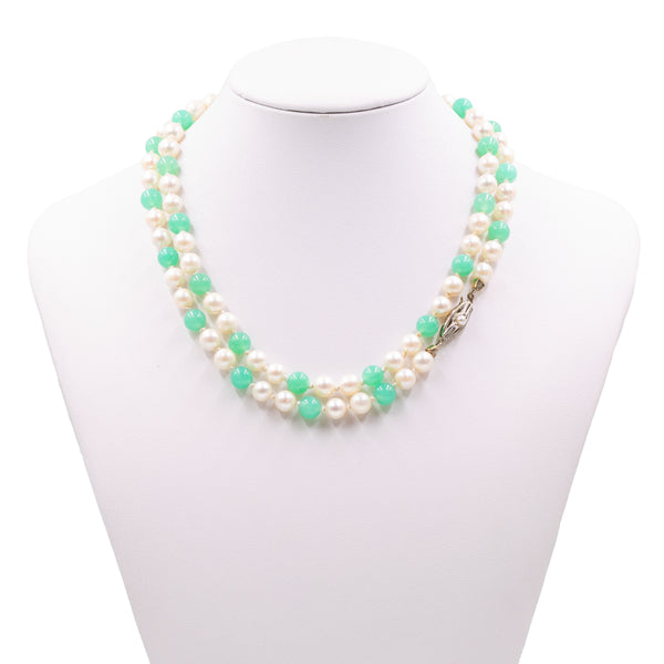 Collana vintage con perle e sfere di crisoprasio con susta in oro giallo 8k