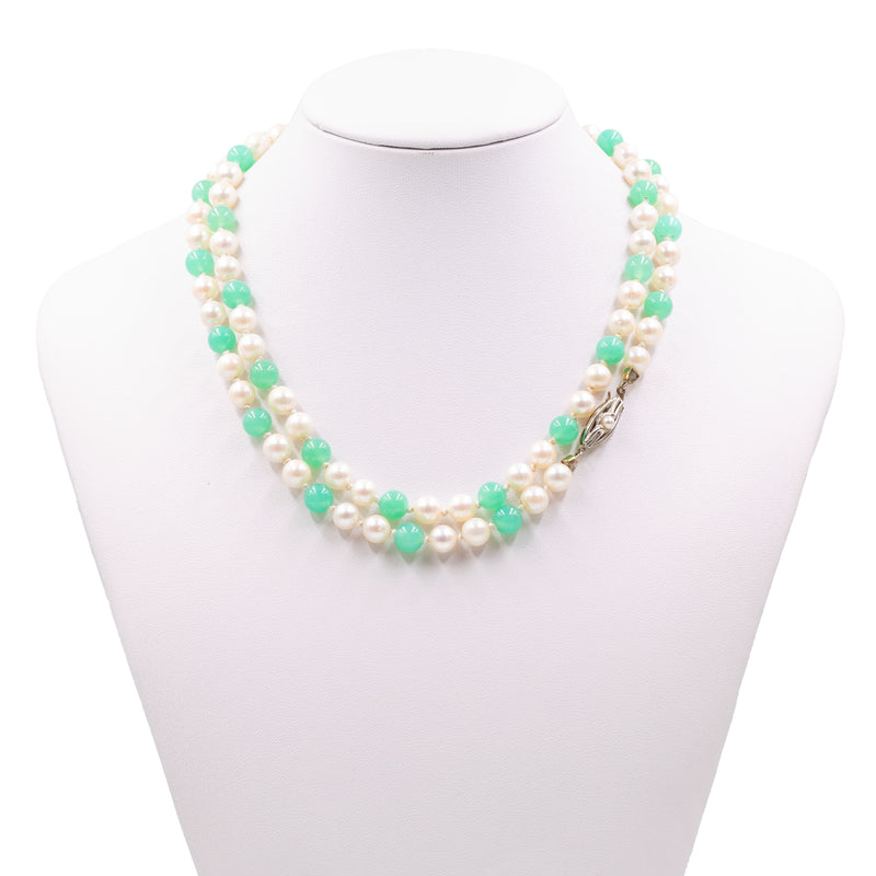 Collana vintage con perle e sfere di crisoprasio con susta in oro giallo 8k