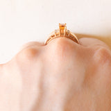 Bague vintage en or jaune 10 carats avec quartz citrine (environ 0.45 ct) et diamants taille brillant (environ 0.06 ct au total), années 70