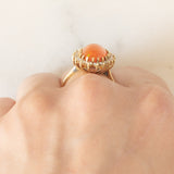 Anello a margherita vintage in oro giallo 14K con opale di fuoco sintetico e diamanti di taglio brillante (0.40ctw ca.), anni ‘80