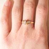 Vintage-Ring aus 14-karätigem Gelb- und Weißgold mit zentralem Diamanten im Marquise-Schliff (ca. 0.25 ct) und seitlichen Diamanten im konischen Schliff, 70er/80er Jahre