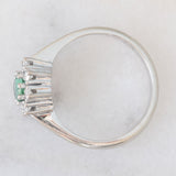 Anello a margherita vintage in oro bianco 14K con tormalina verde (0.35ct ca.) e diamanti (0.24ctw ca.), anni ‘80