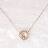 Vintage-Halskette aus 18-karätigem Weißgold mit Gänseblümchen-Anhänger und Diamanten im Brillantschliff (ca. 0.60 ctw), 70er/80er Jahre