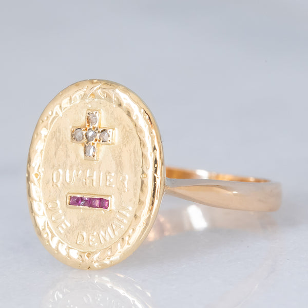 Anello “Plus qu’hier moins que demain” vintage in oro giallo 18K con diamanti e rubini