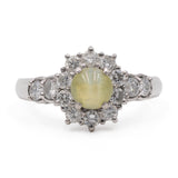 Anello vintage a margherita in platino con crisoberillo occhio di gatto (0,97ct) e diamanti (0,64ctw)