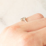 Trilogy vintage in oro bianco 9K con acquamarina (0.40ct ca.) e diamanti di taglio brillante (0.02ctw ca.), anni ‘70