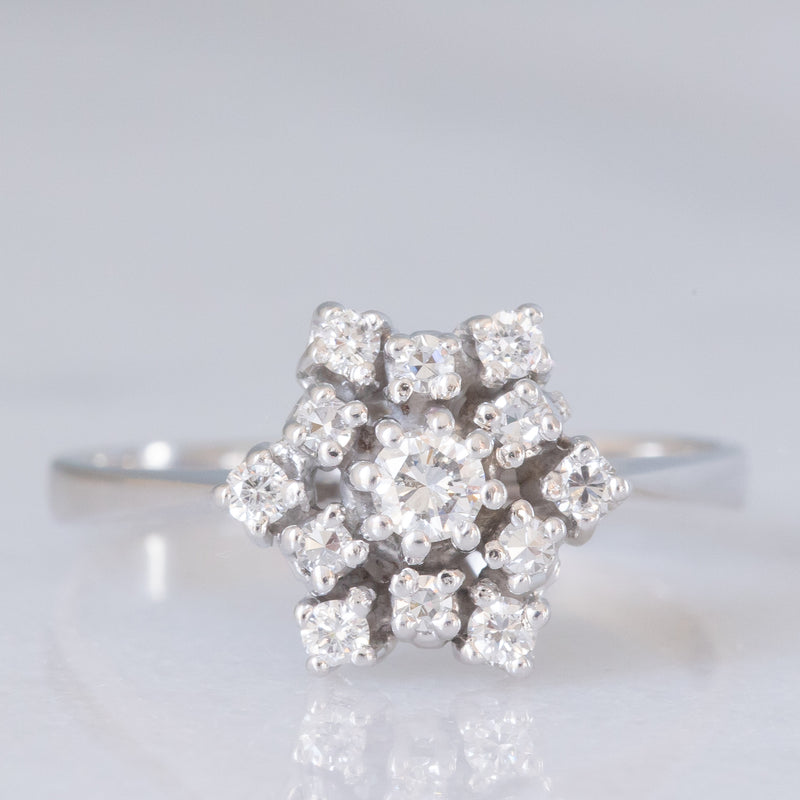 Anello a fiocco di neve in oro bianco 18K con diamanti (0.28ctw ca.), anni ‘70