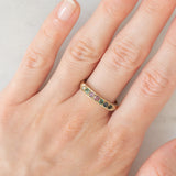 Anello “DEAREST” vintage in oro giallo 9K con diamante, smeraldi, ametista, rubino, zaffiro e tormalina, anno 1994