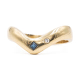 Anello vintage a V in oro giallo 18k con zaffiro e diamante, anni '70